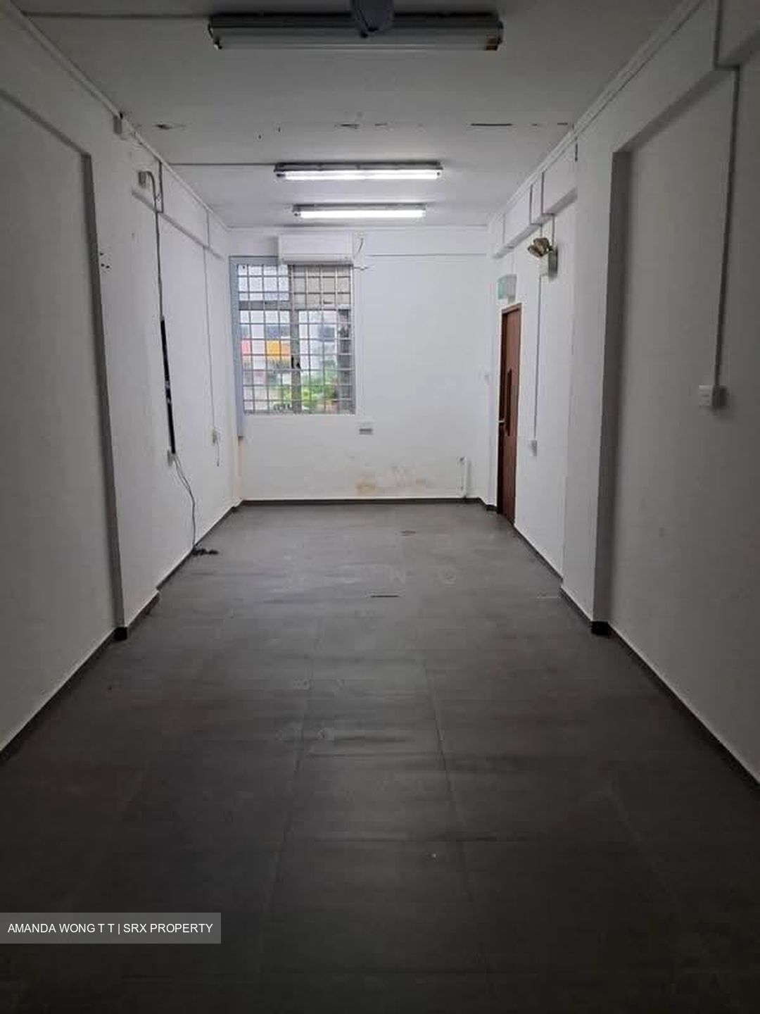 Circuit Road (D13), Retail #627360301